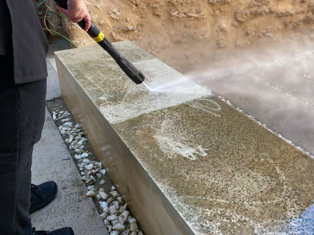 Best Deck Cleaning Services  in Browns Point, WA